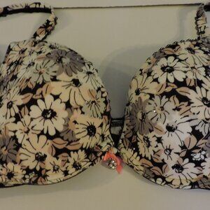 Victoria Secret 34 C Push-Up padded underwire bra with small rhinestones